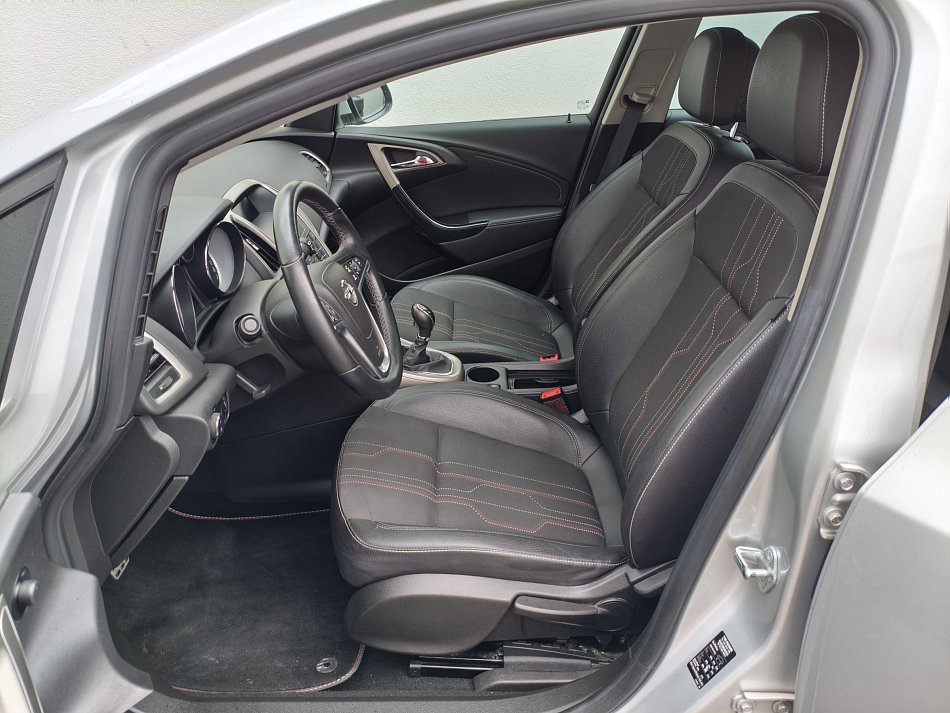 Opel Astra 1.4T Edition 150
