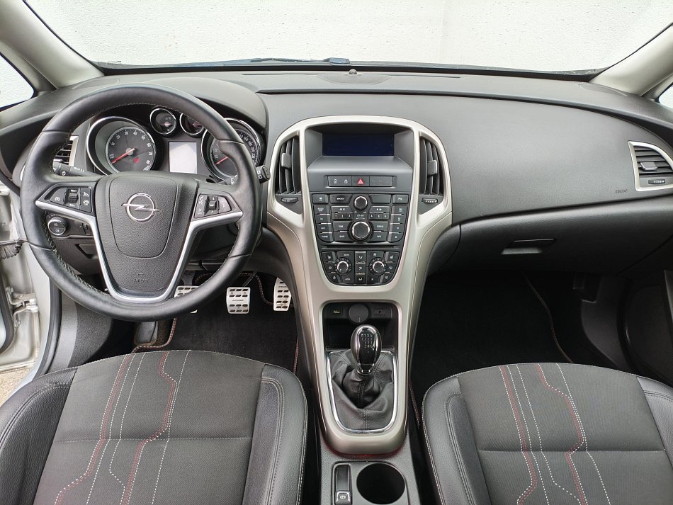 Opel Astra 1.4T Edition 150