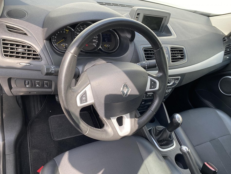 Renault Fluence 1.6i 16V 