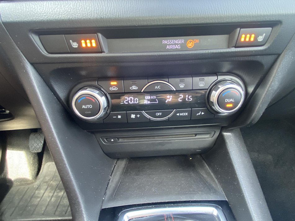 Mazda 3 2.0i 