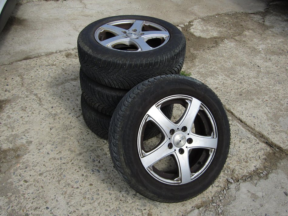 Mazda 3 2.0i 