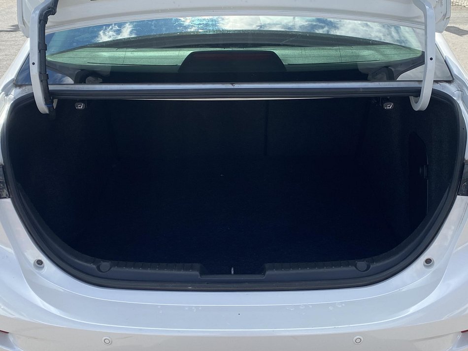 Mazda 3 2.0i 