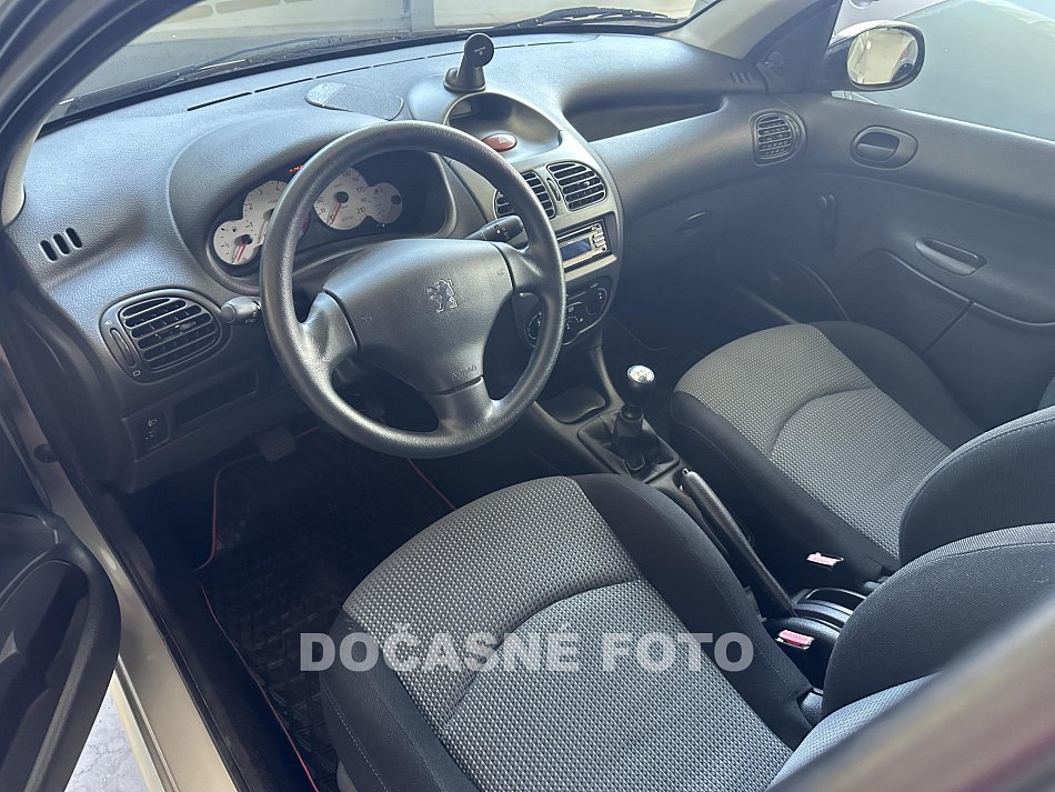 Peugeot 206 1.1i 
