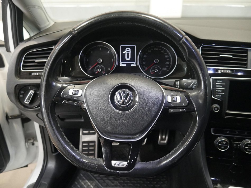 Volkswagen Golf 2.0 TDi 