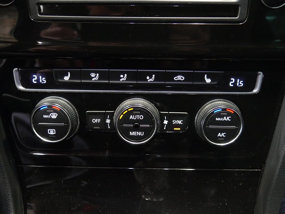 Volkswagen Golf 2.0 TDi 