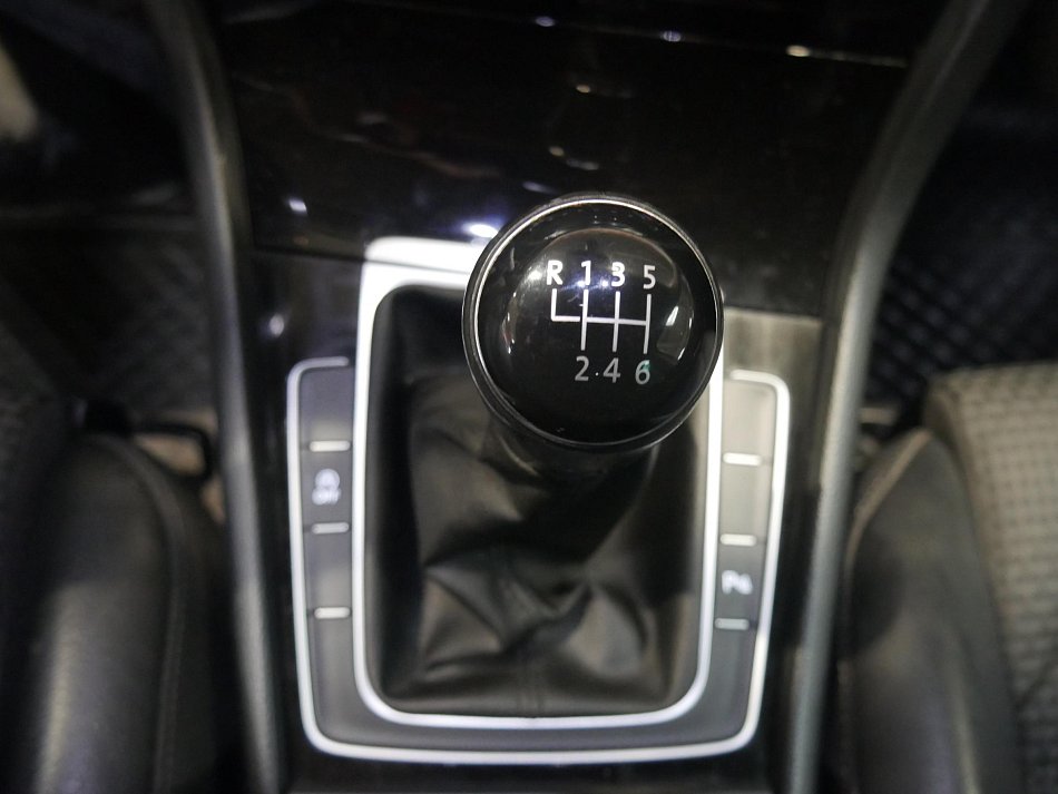 Volkswagen Golf 2.0 TDi 