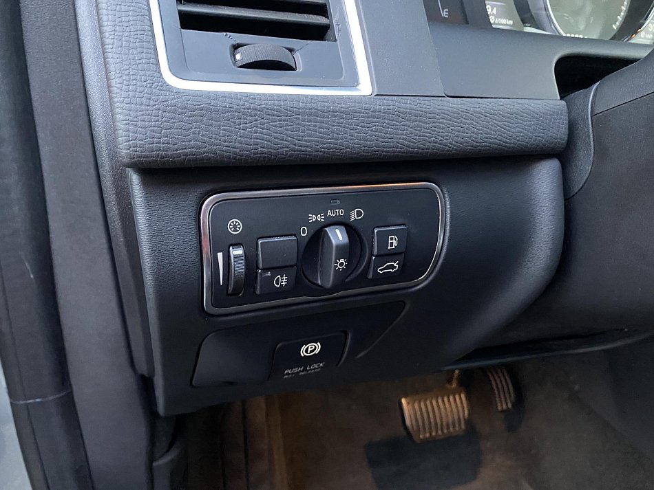 Volvo XC60 2.4D Summum 4x4