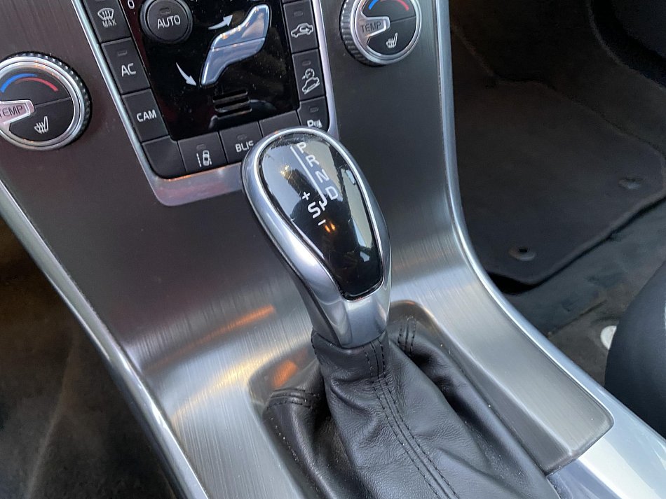 Volvo XC60 2.4D Summum 4x4