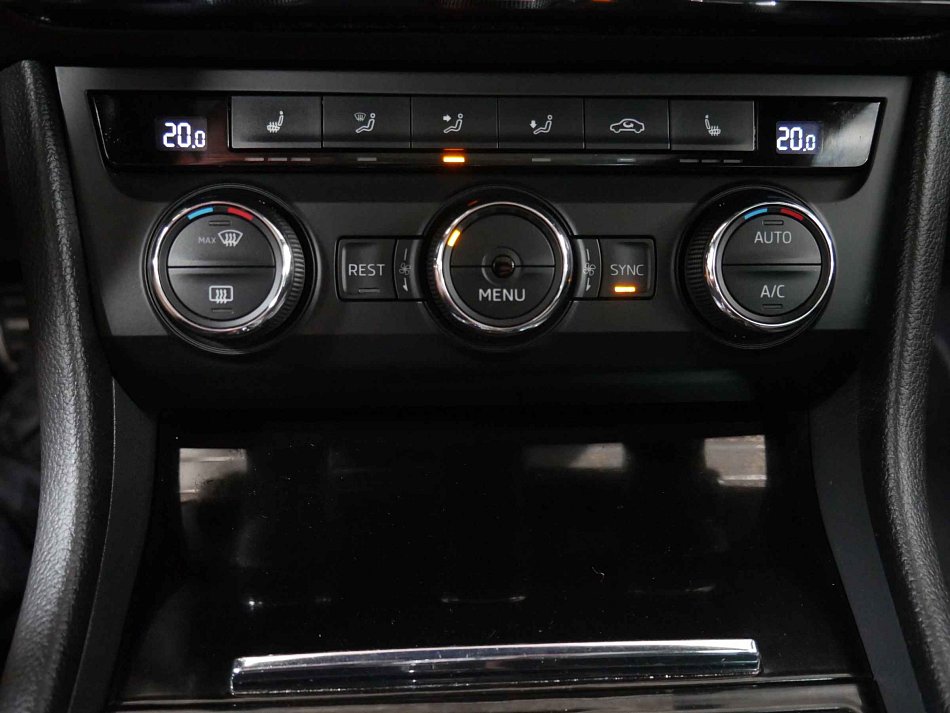 Škoda Superb III 2.0TDi Ambition 4x4