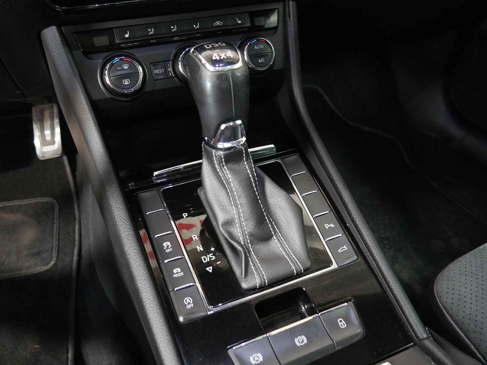 Škoda Superb III 2.0TDi Ambition 4x4