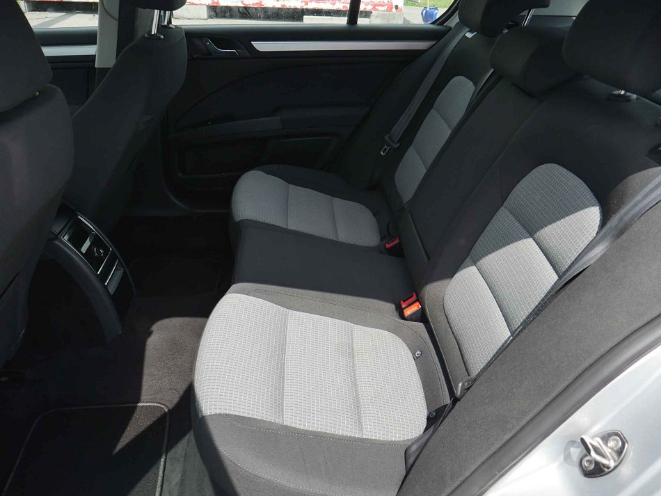 Škoda Superb II 2.0TDi Ambition