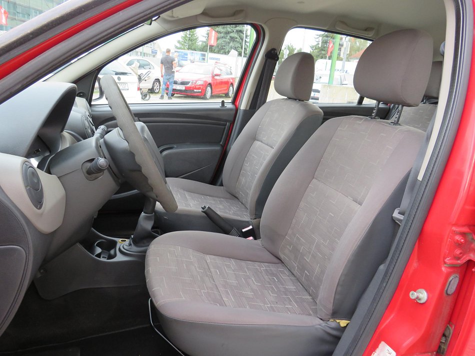 Dacia Sandero 1.4i 