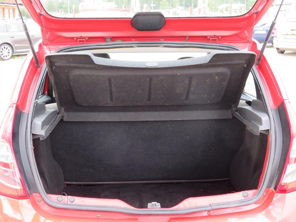 Dacia Sandero 1.4i 