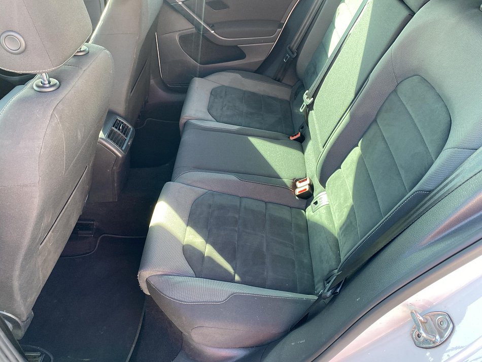 Volkswagen Golf 1.5 TSI 