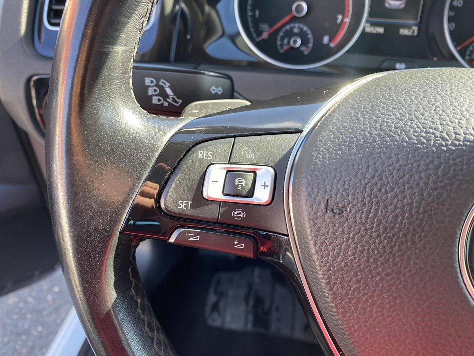 Volkswagen Golf 1.5 TSI 