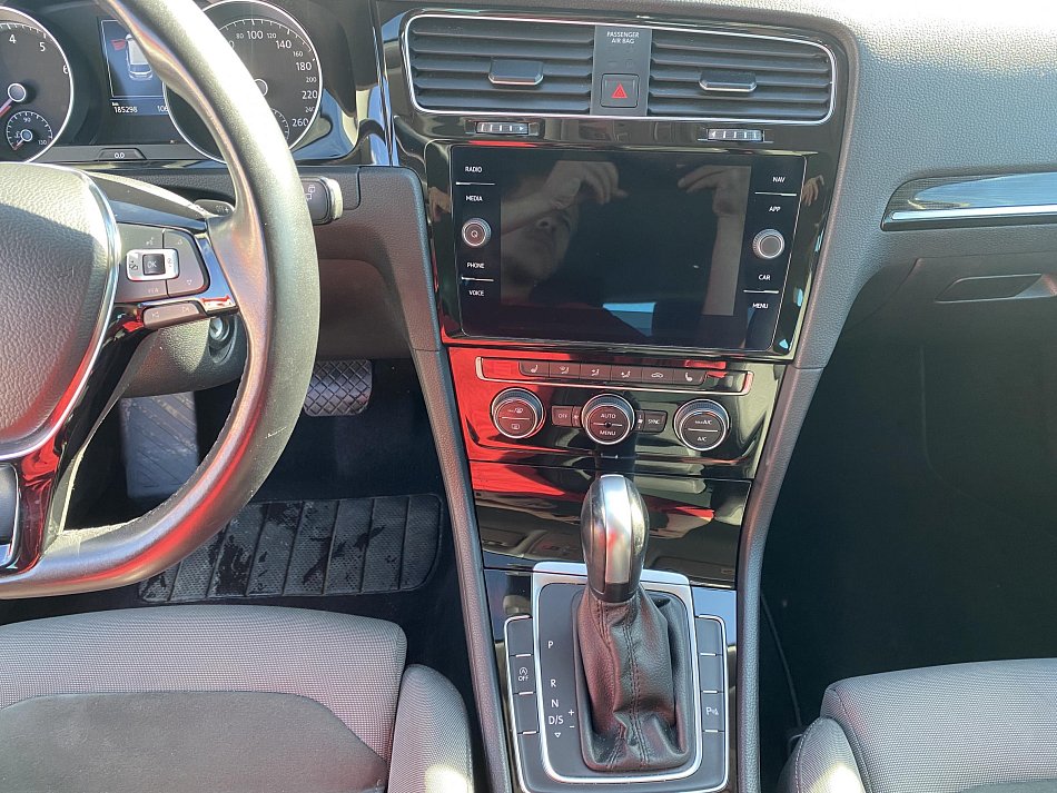 Volkswagen Golf 1.5 TSI 