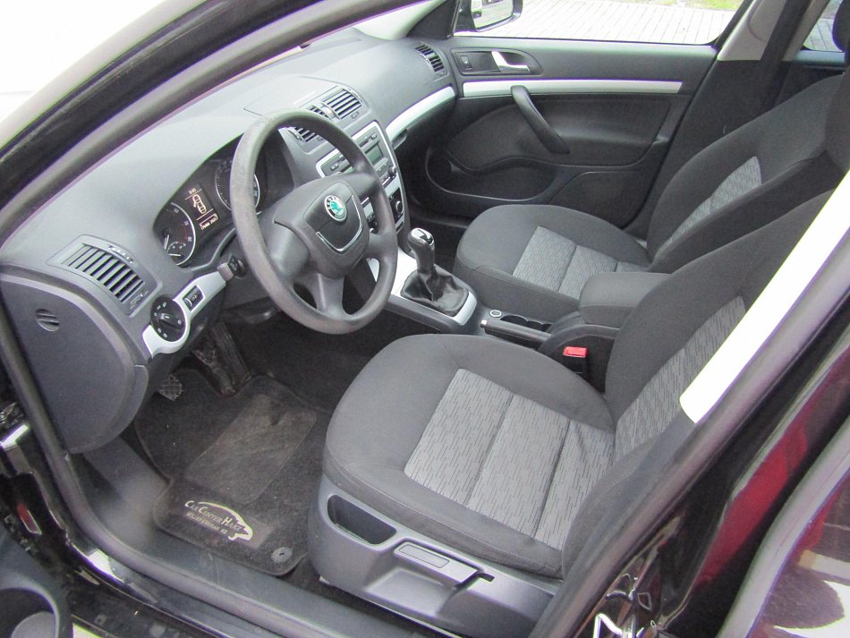 Škoda Octavia 1.6i Ambiente