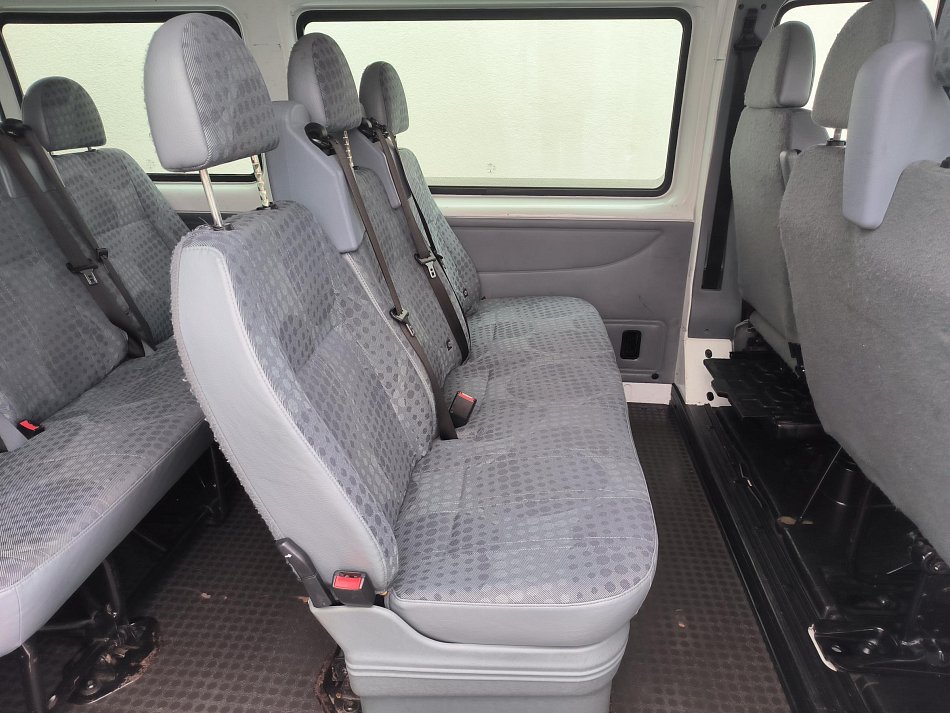 Ford Transit 2.2TDCi Trend L2H2 9míst