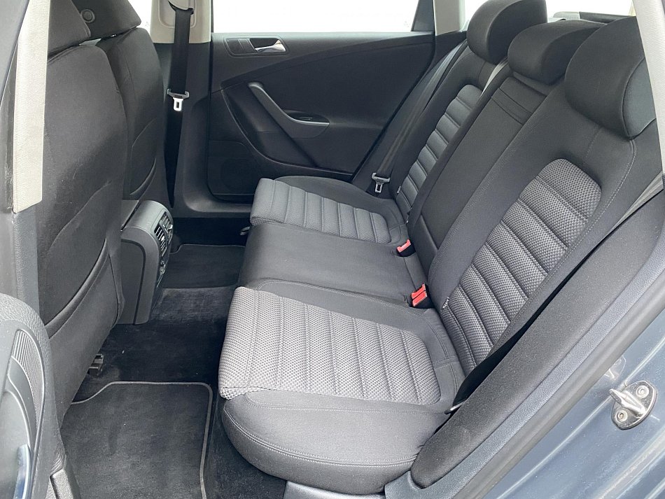 Volkswagen Passat 2.0 FSi Sportline