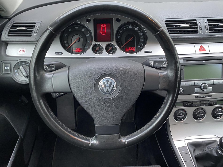 Volkswagen Passat 2.0 FSi Sportline
