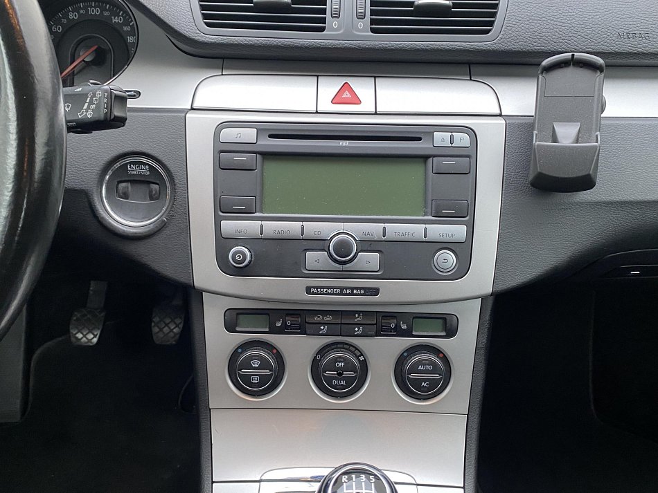 Volkswagen Passat 2.0 FSi Sportline