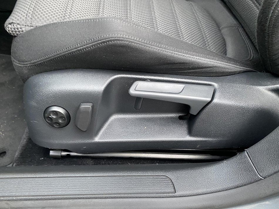 Volkswagen Passat 2.0 FSi Sportline