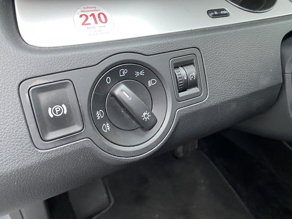 Volkswagen Passat 2.0 FSi Sportline