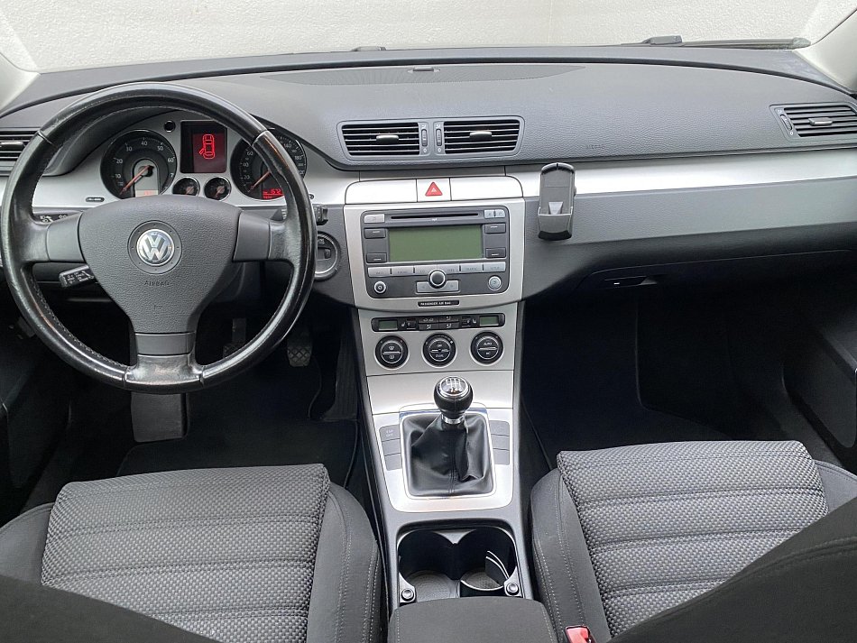 Volkswagen Passat 2.0 FSi Sportline