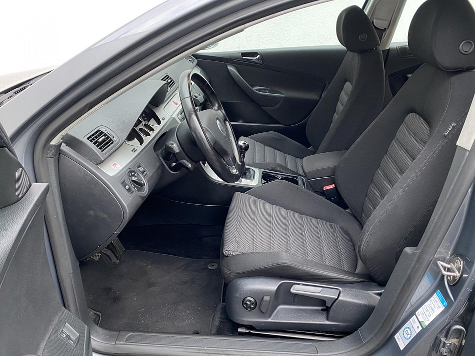 Volkswagen Passat 2.0 FSi Sportline