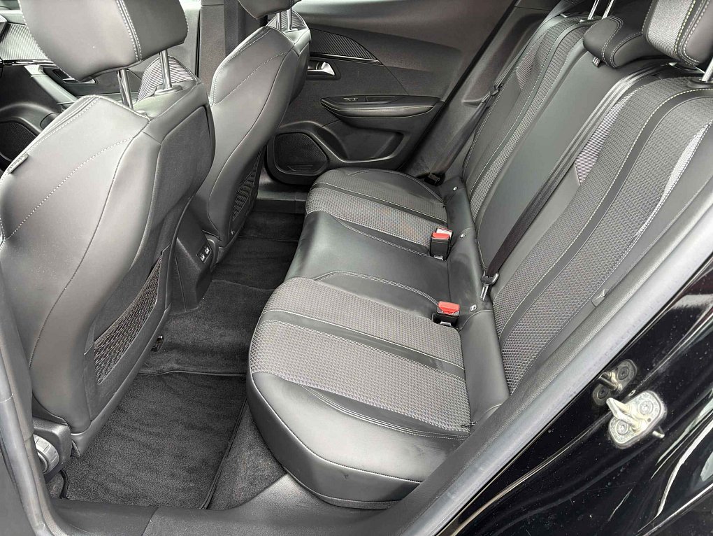 Peugeot 2008 1.2PT 