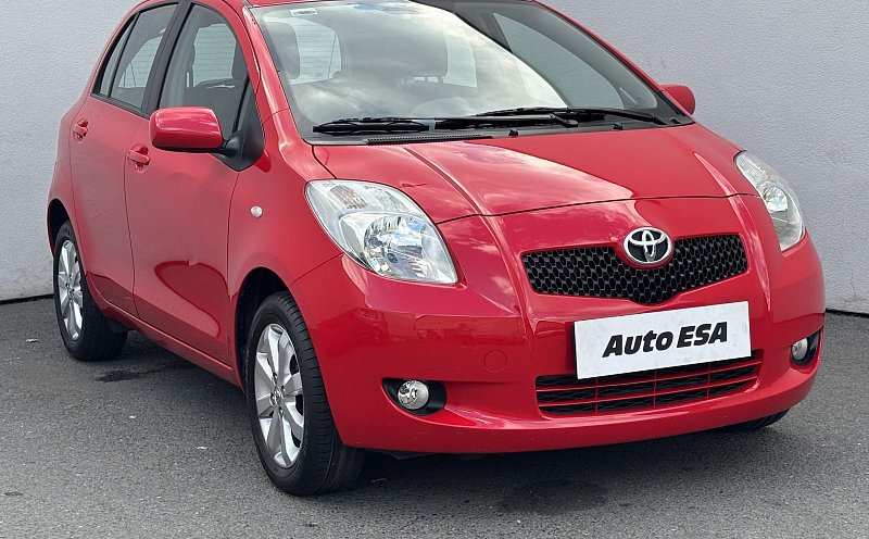 Toyota Yaris 1.0i Team