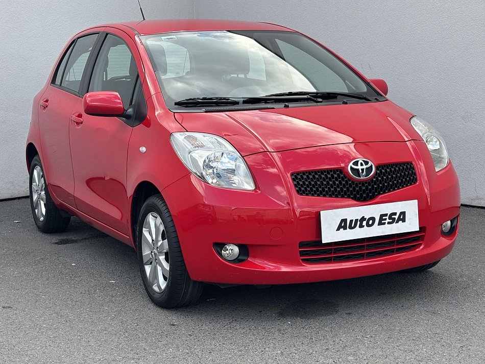 Toyota Yaris 1.0i Team