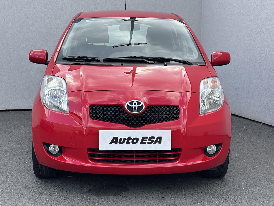 Toyota Yaris 1.0i Team