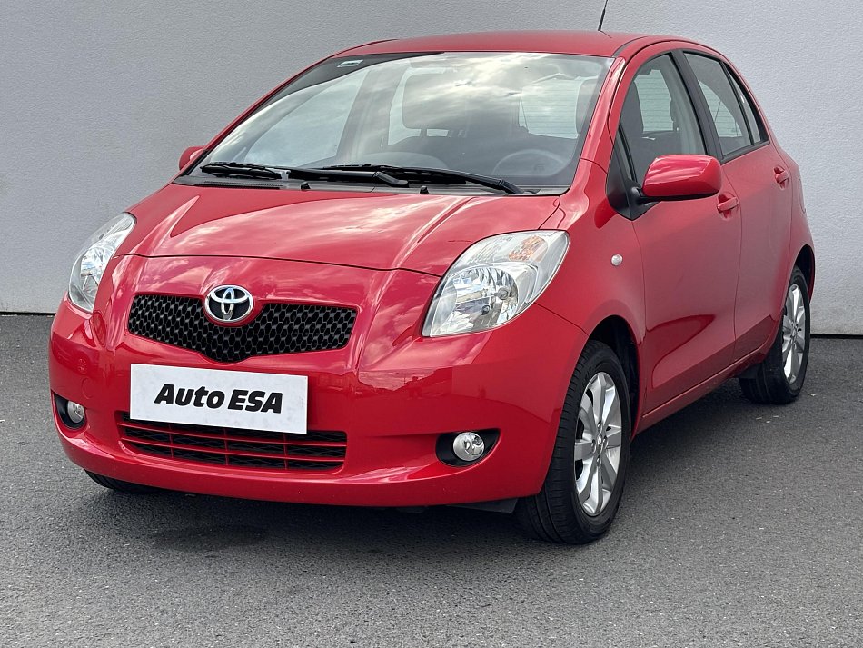 Toyota Yaris 1.0i Team