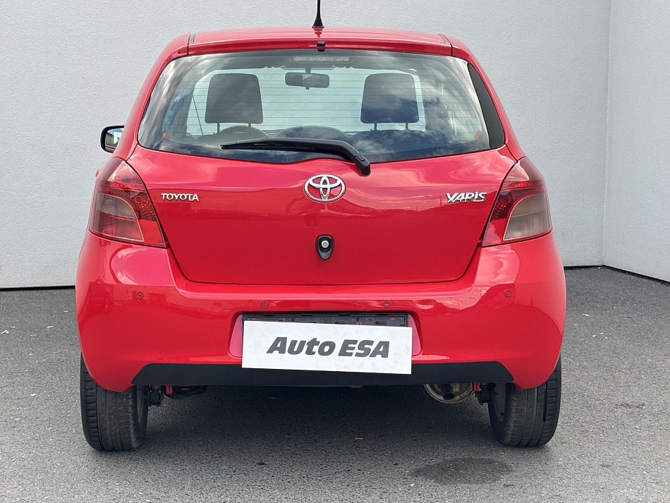 Toyota Yaris 1.0i Team