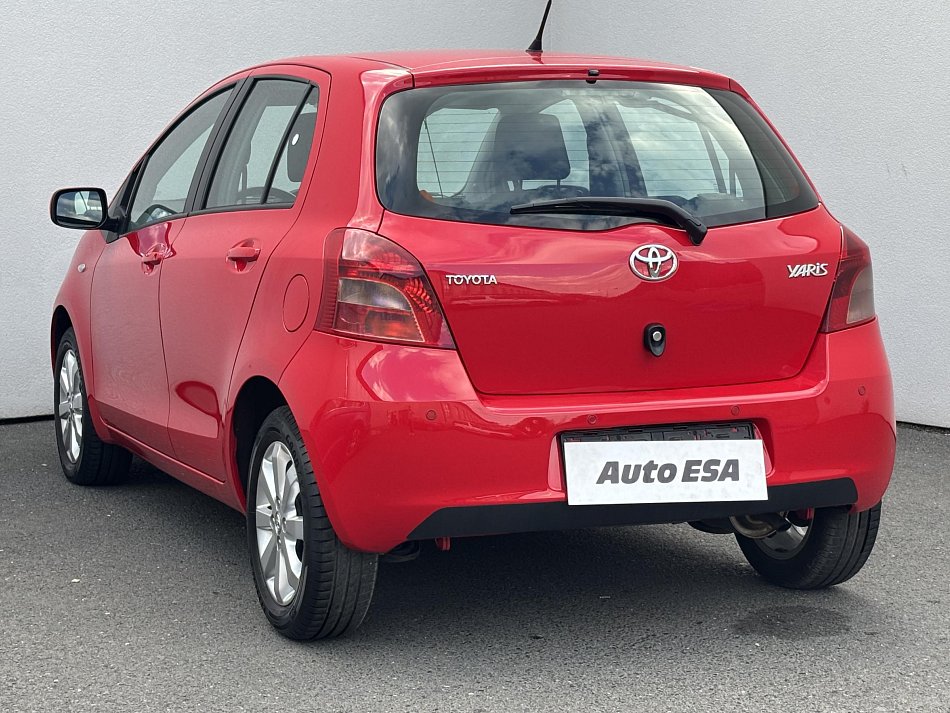 Toyota Yaris 1.0i Team