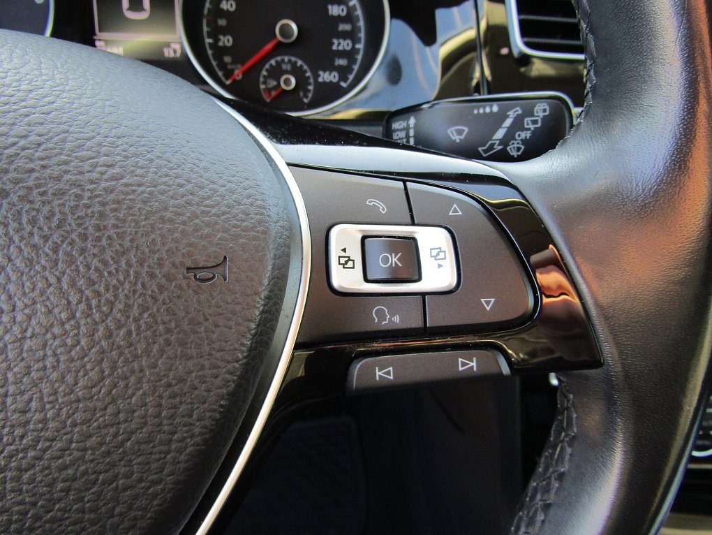 Volkswagen Golf 1.4TSi Highline