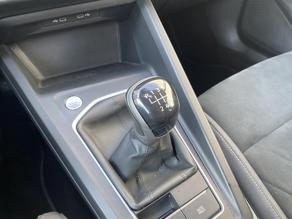 Volkswagen Golf 1.5TSi Life