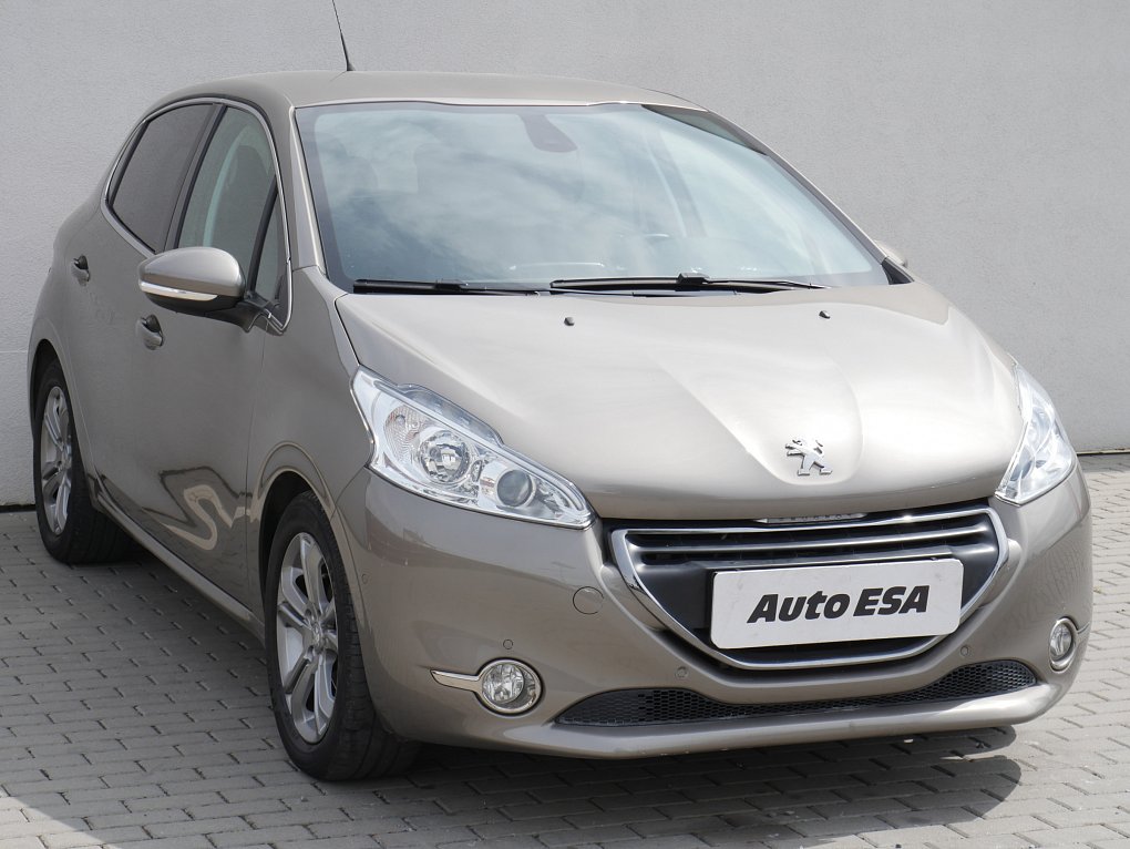 Peugeot 208 1.6i 