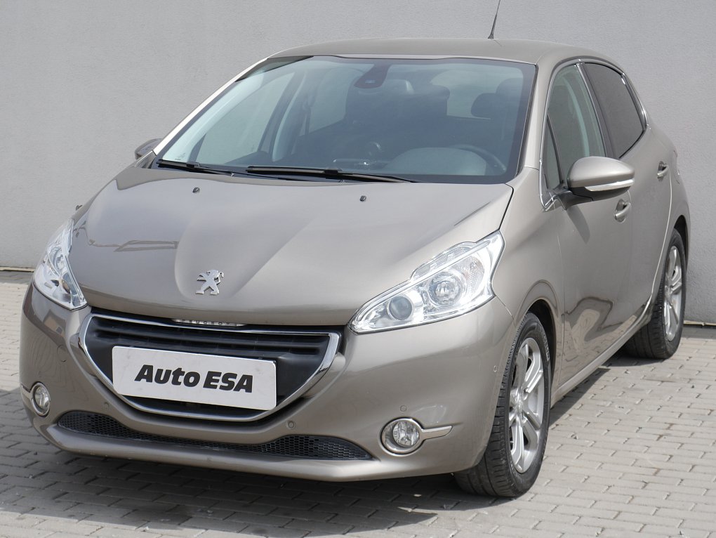 Peugeot 208 1.6i 