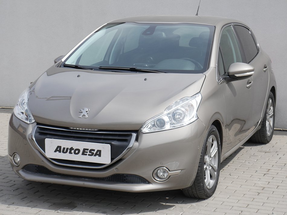 Peugeot 208 1.6i 