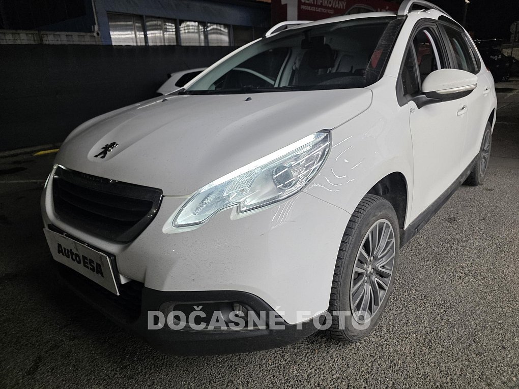 Peugeot 2008 1.2i 