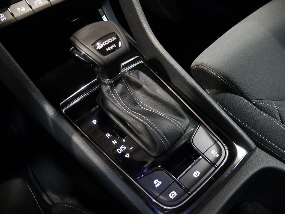 Škoda Karoq 2.0 TSi SportLine 4x4