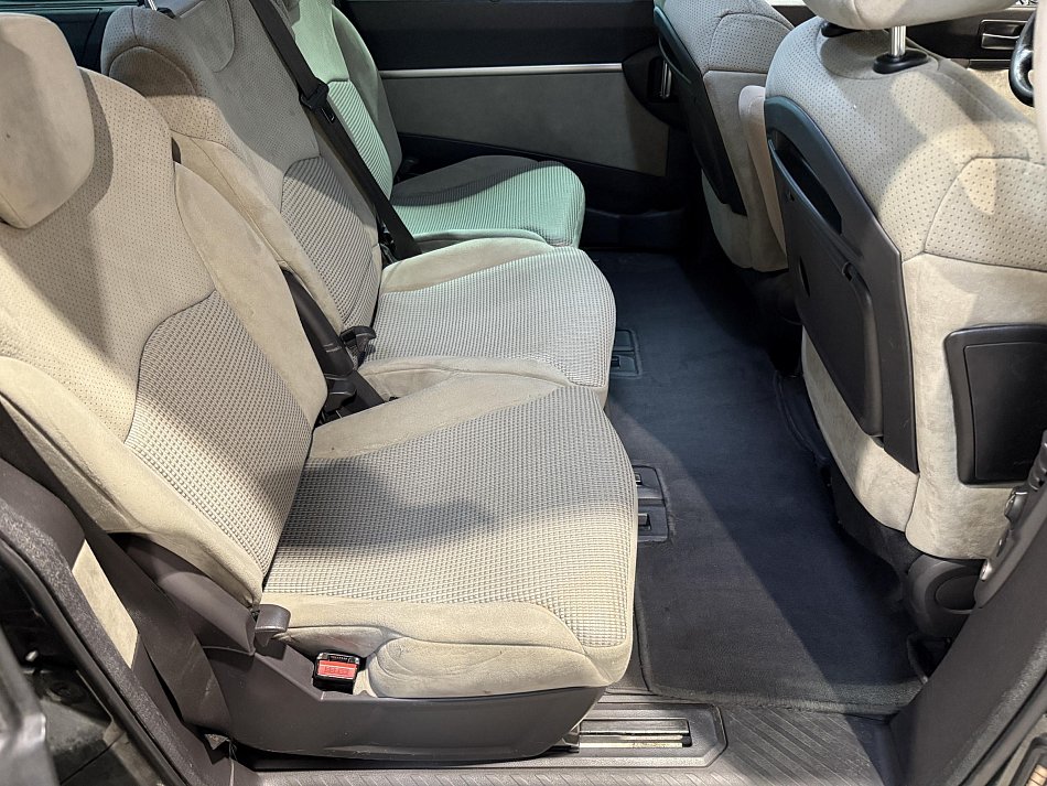 Peugeot 807 2.2HDi 