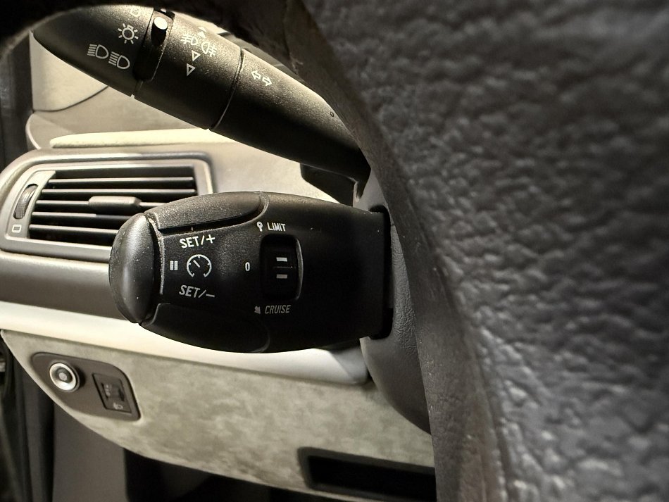 Peugeot 807 2.2HDi 
