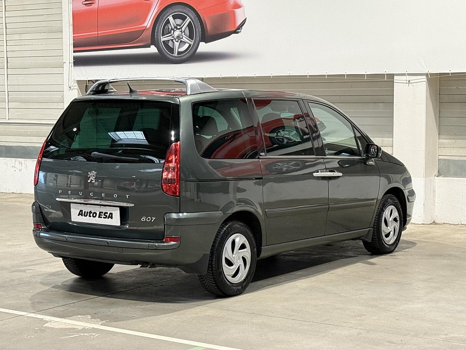 Peugeot 807 2.2HDi 