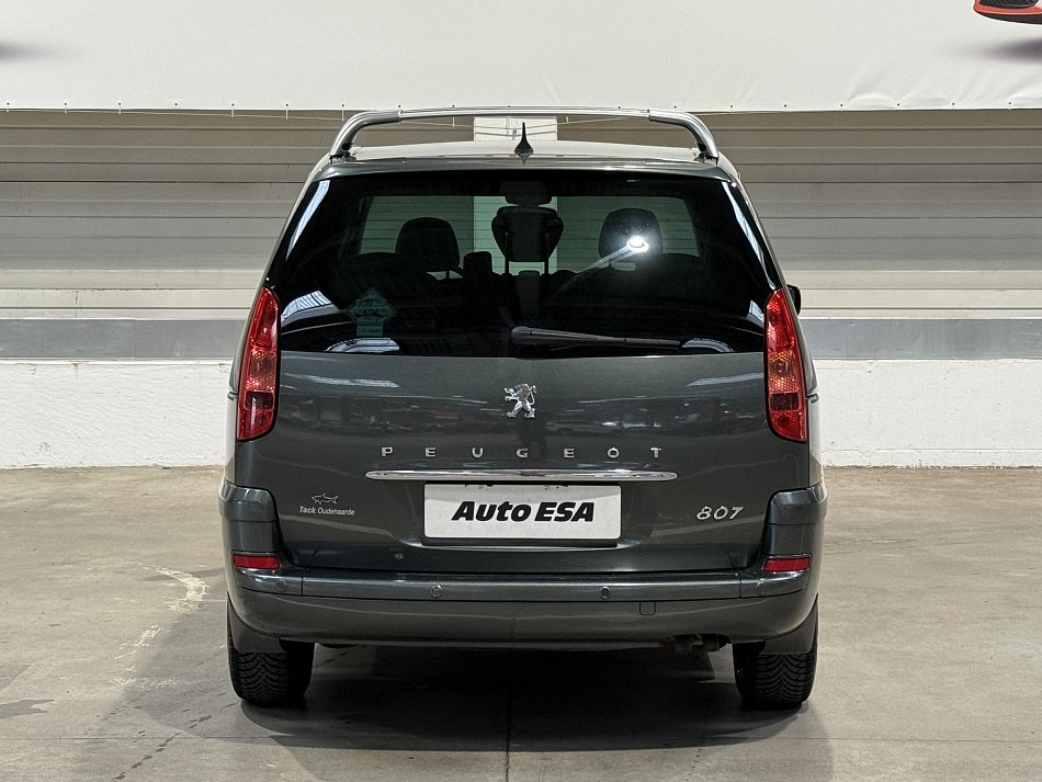 Peugeot 807 2.2HDi 