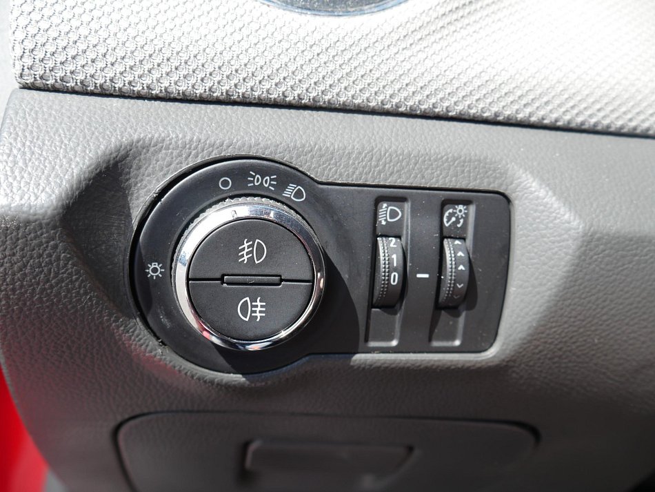 Chevrolet Cruze 1.6i 