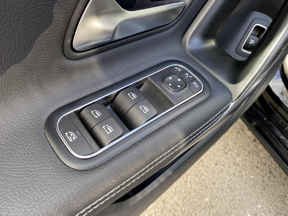 Mercedes-Benz CLA 2.0D  180d