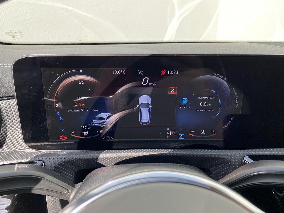 Mercedes-Benz CLA 2.0D  180d